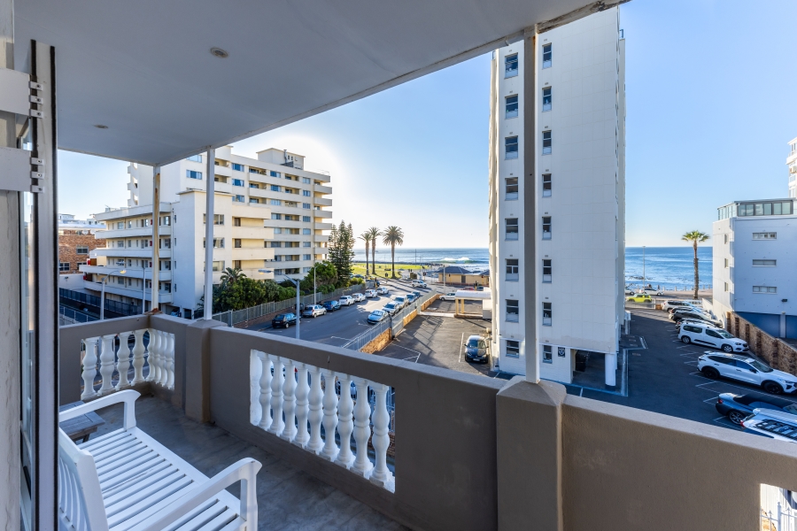 To Let 3 Bedroom Property for Rent in Sea Point Western Cape